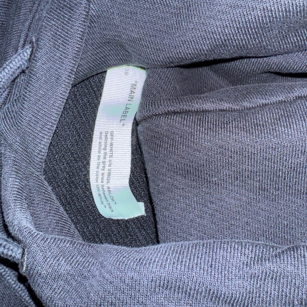 Off White Sweatshirt - Picture 2 of 4